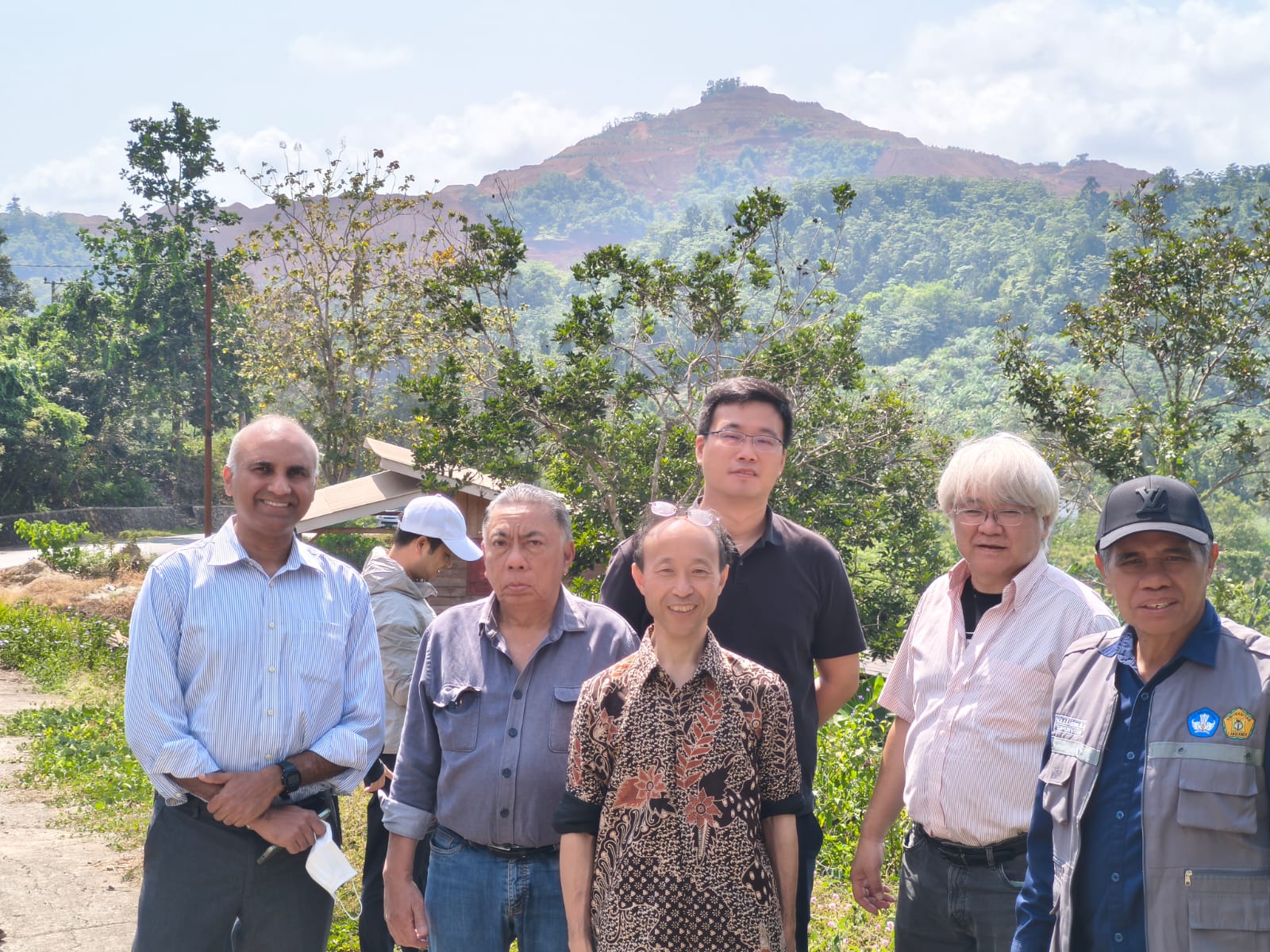 Universitas Lakidende Laksanakan Site Visit ke Kecamatan Molawe, PT OSS, dan VDNI
